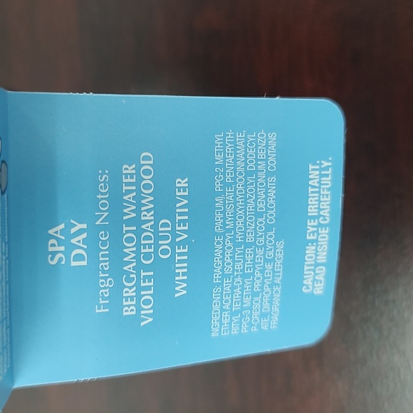 Bath & Body Works BREEZY DAY Wallflower Bundle + Scent Control Nightlight Plug - Picture 3 of 9